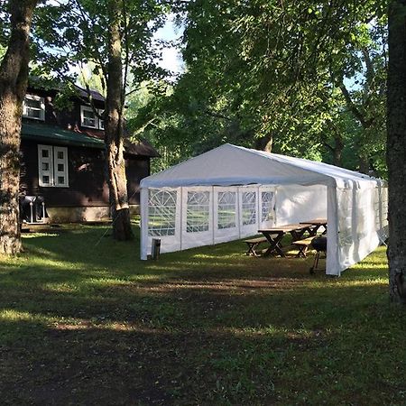 Oravapesa Guest House Häädemeeste Kültér fotó